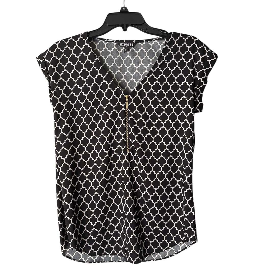 Express Black and White Quatrefoil V-Neck Zip-Up Gramercy Blouse